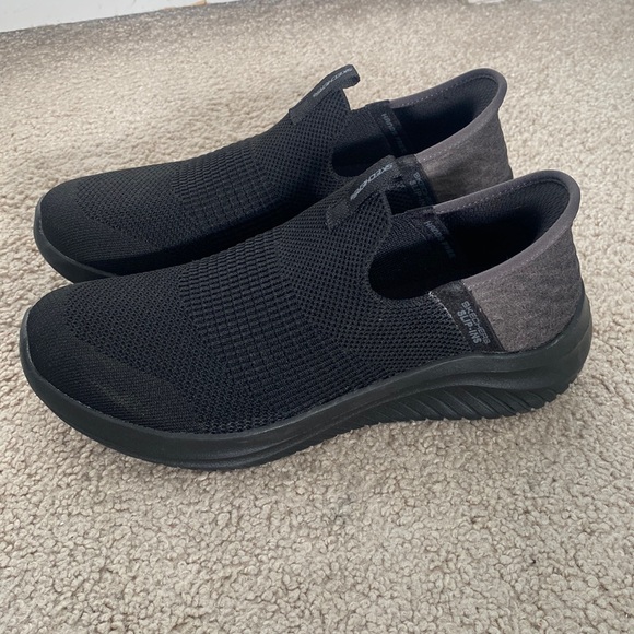 New Sketchers Slip In Air Cooled Memory Foam Black Comfy Shoes Boys Size 3.5 - Picture 4 of 9
